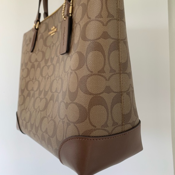 🌼🔥NEW WITH TAG COACH SET 🌼 - Picture 5 of 8